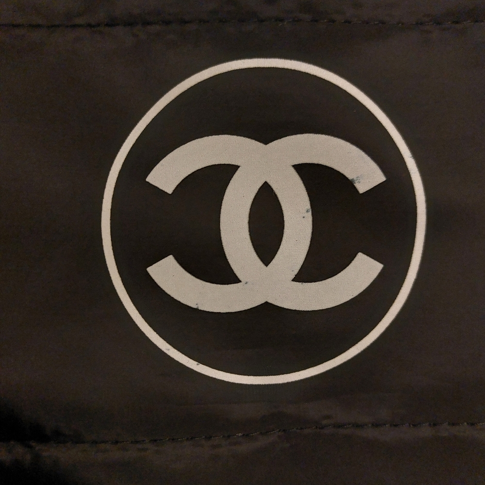 CHANEL Cream and Black Logo Protective Dust Cover - Picture 3 of 11